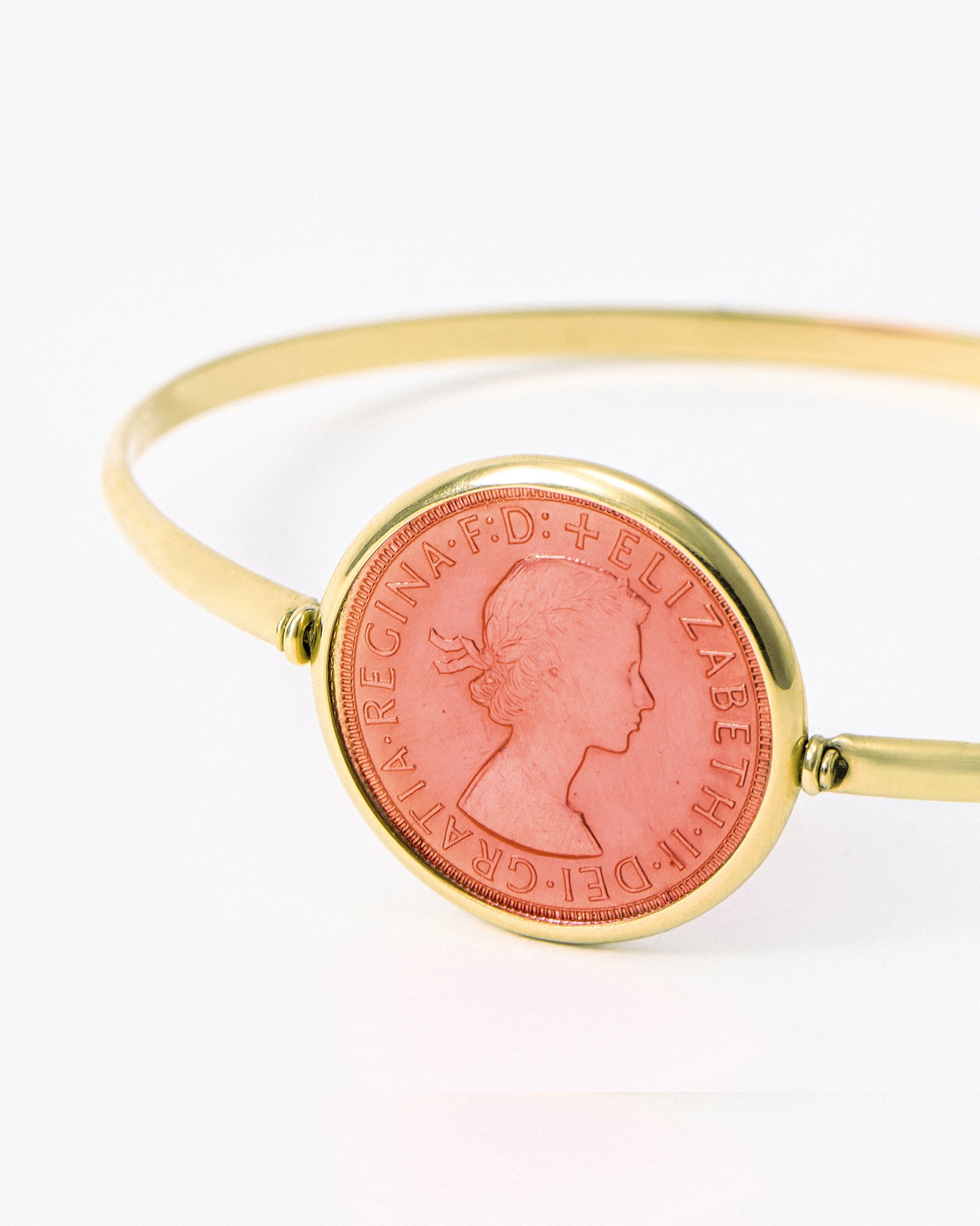 Fresca Bangle in 18K Yellow Gold