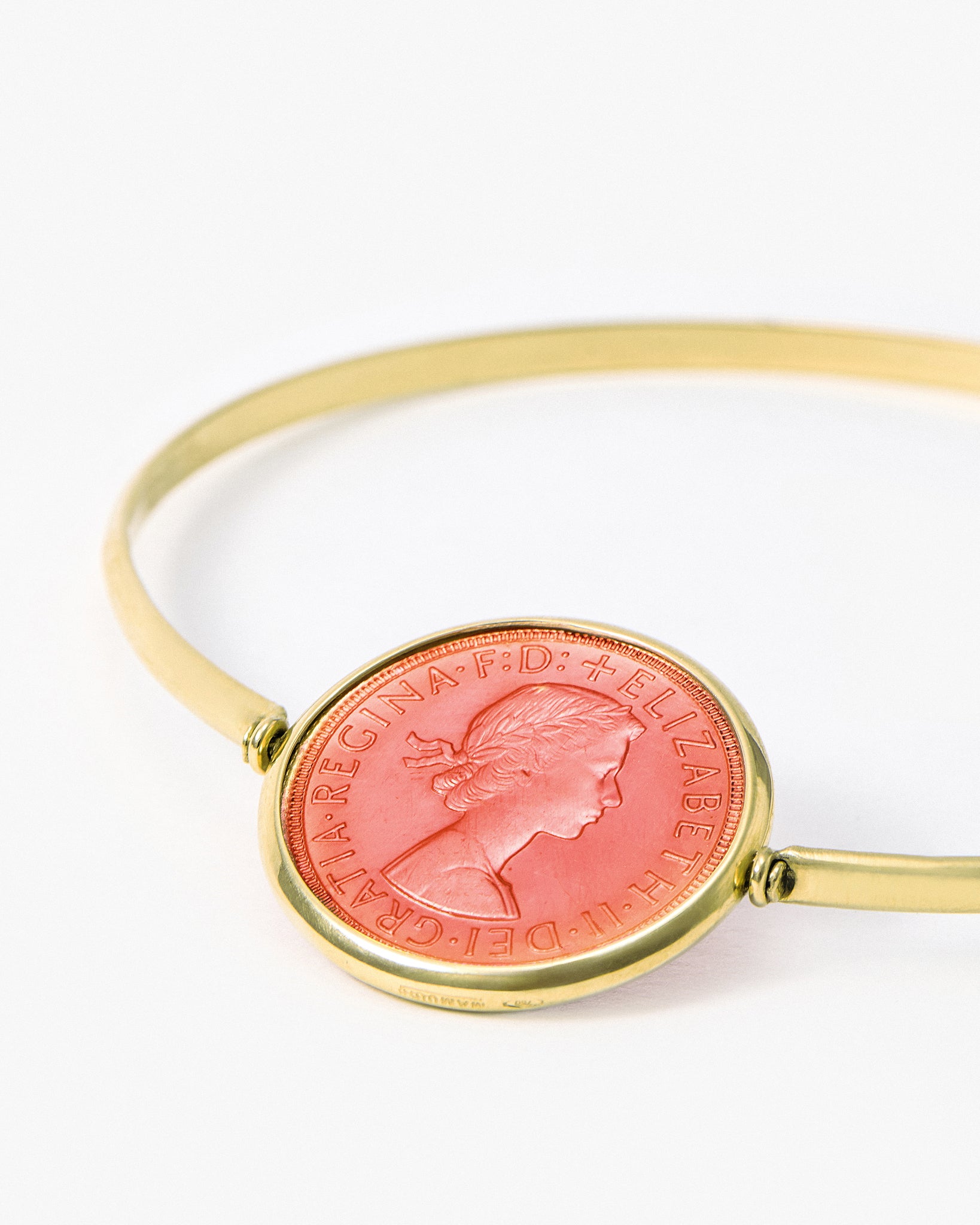 Fresca Bangle in 18K Yellow Gold