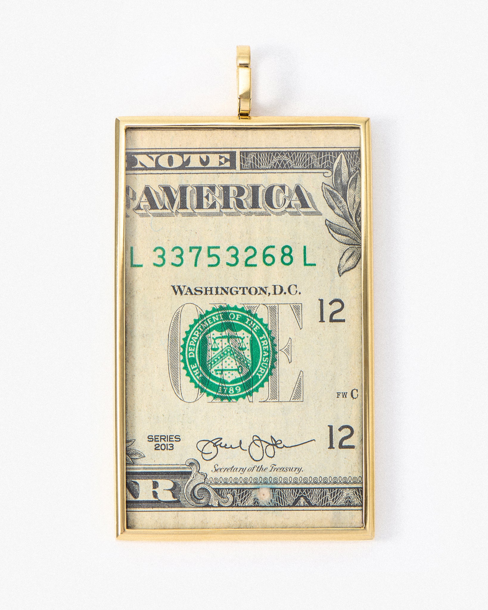 Dinai Medal in 18K Yellow Gold